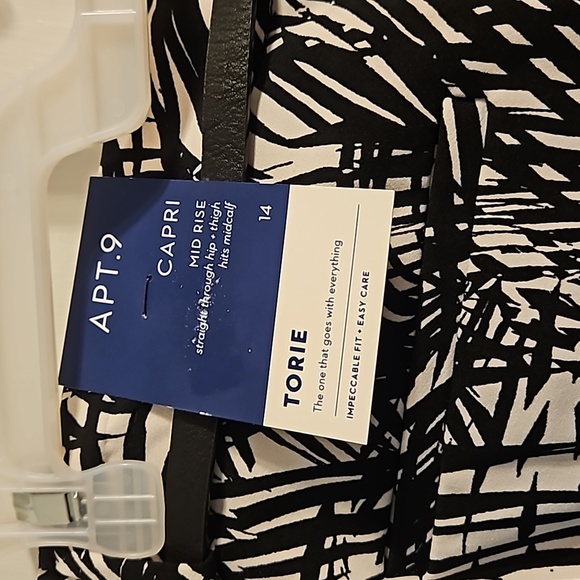 CLEARANCE! NWT Apt. 9 Torie Capri pant. Size 14. - Picture 7 of 8